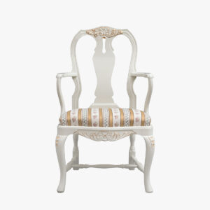 Talonpoikaisrokokoo nojatuoli, väri helmenharmaa-kulta, verhoilu Amadeus keltainen.