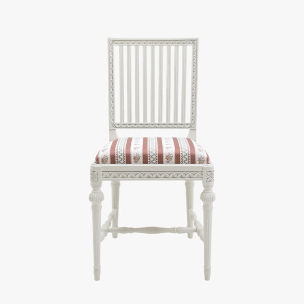 Kustavilainen tuoli, väri helmenharmaa-patina, verhoilu Amadeus rosa.