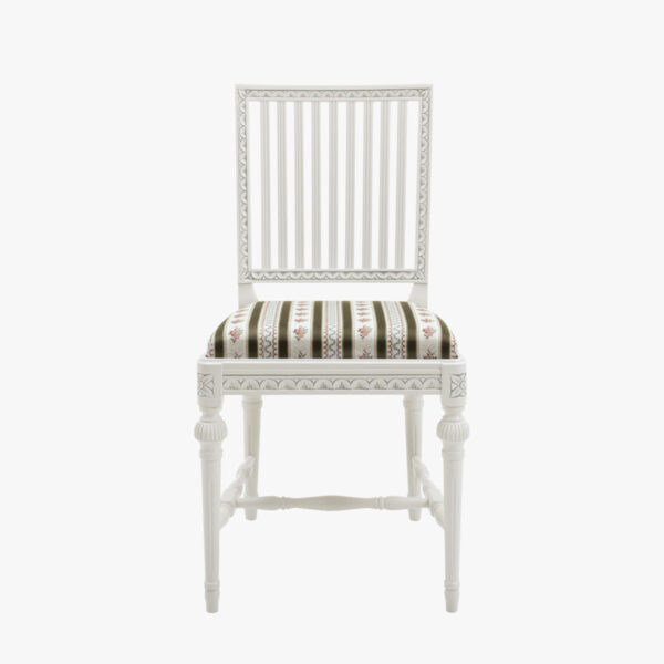 Kustavilainen tuoli, väri helmenharmaa-patina, verhoilu Mozart vihreä.