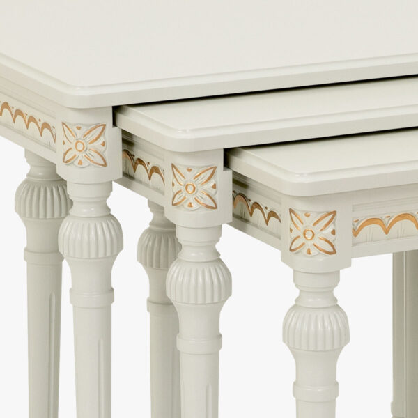 Kustavilainen 3-osainen sarjapöytä., väri helmenharmaa-kulta.