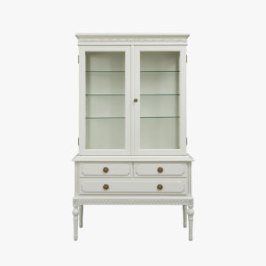 Kustavilainen hopeakaappi