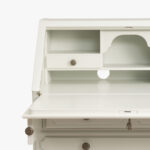 Kustavilainen kirjoituslipasto / klaffilipasto, väri helmenharma-patina.