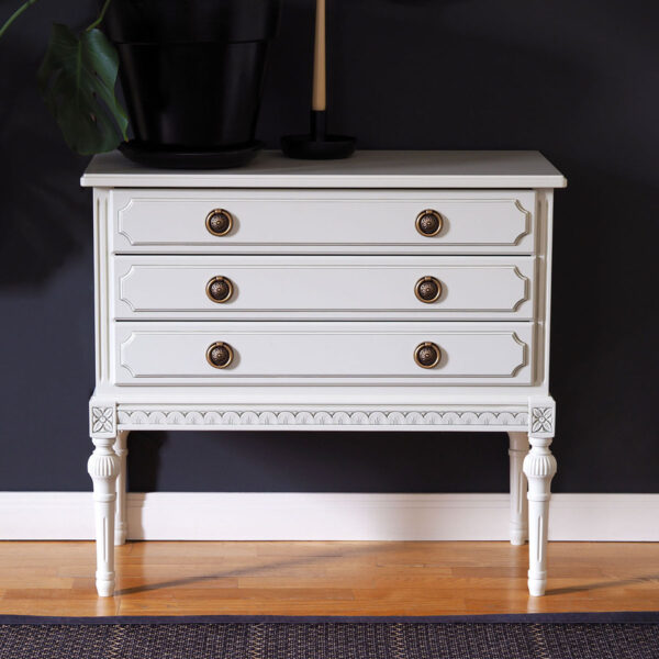 Kustavilainen lipasto 80 cm, väri helmenharmaa-patina