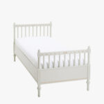 Kustavilainen sänky, väri helmenharmaa-kulta. Kuvassa sänky koossa 80x200 cm.