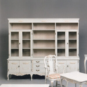 Talonpoikaisrokokoo kirjahylly 3-osainen, helmenharmaa-kulta.