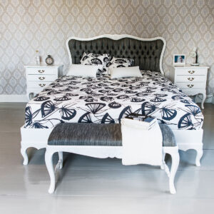 Talonpoikaisrokokoo divaanisänky, verhoiltu