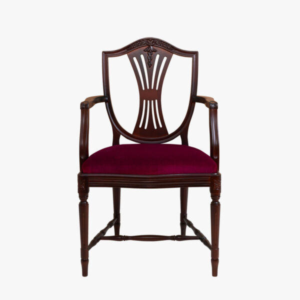 Empire, Hepplewhite käsinojallinen tuoli, väri Hepplewhite eli tumma mahonki, verhoilu mohair punainen.