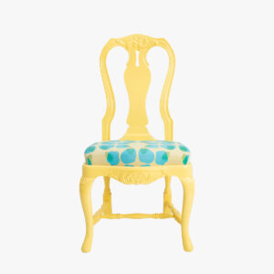 Talonpoikaisrokokoo tuoli, värikokeilu, keltainen.