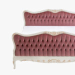 Talonpoikaisrokokoo sänky verhoiltu, väri helmenharmaa-kulta, verhoiluna rosa mohairsametti (tämän kankaan valmistus loppunut).