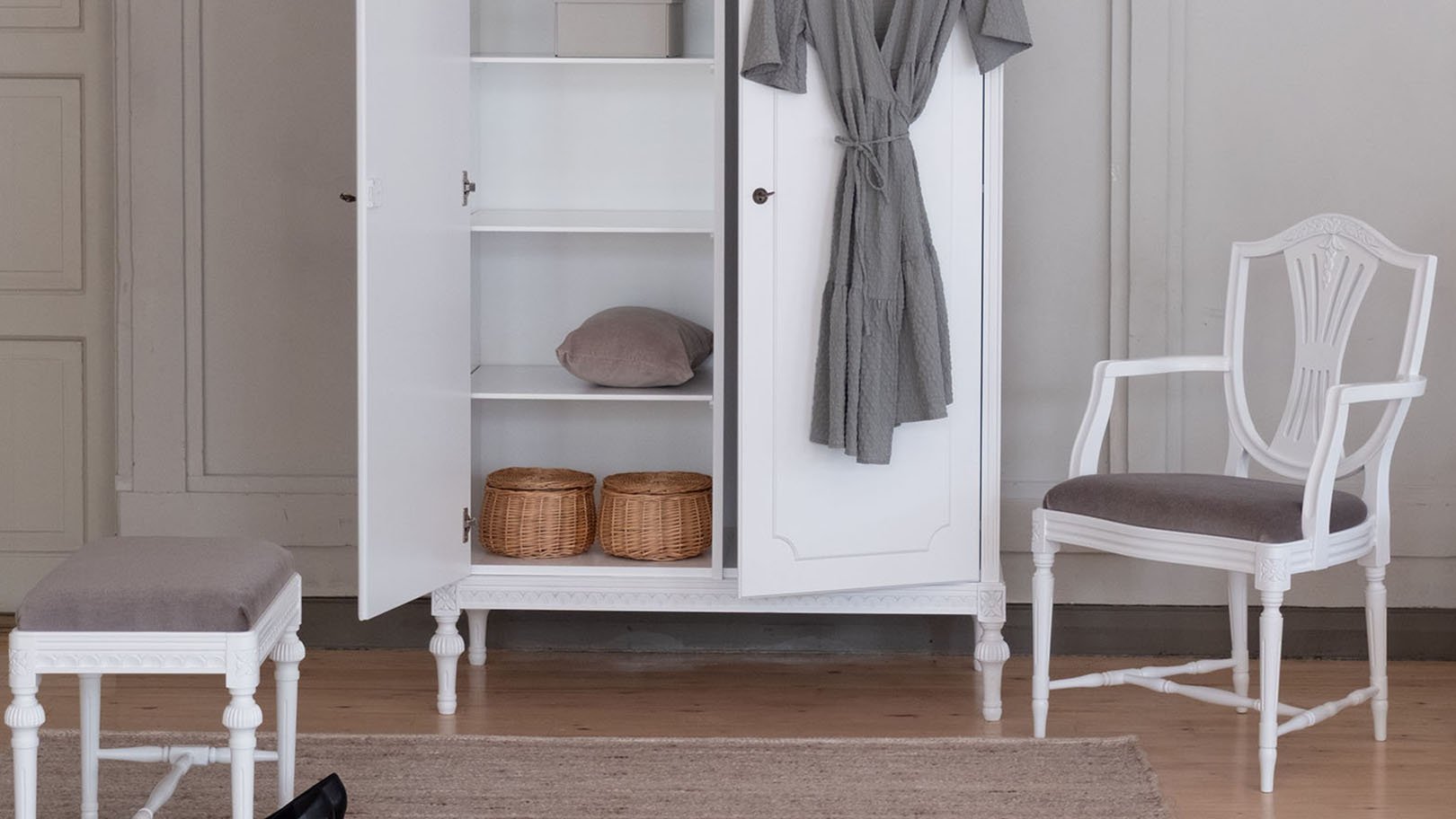 Tammikuussa vaatekaapit -15 %